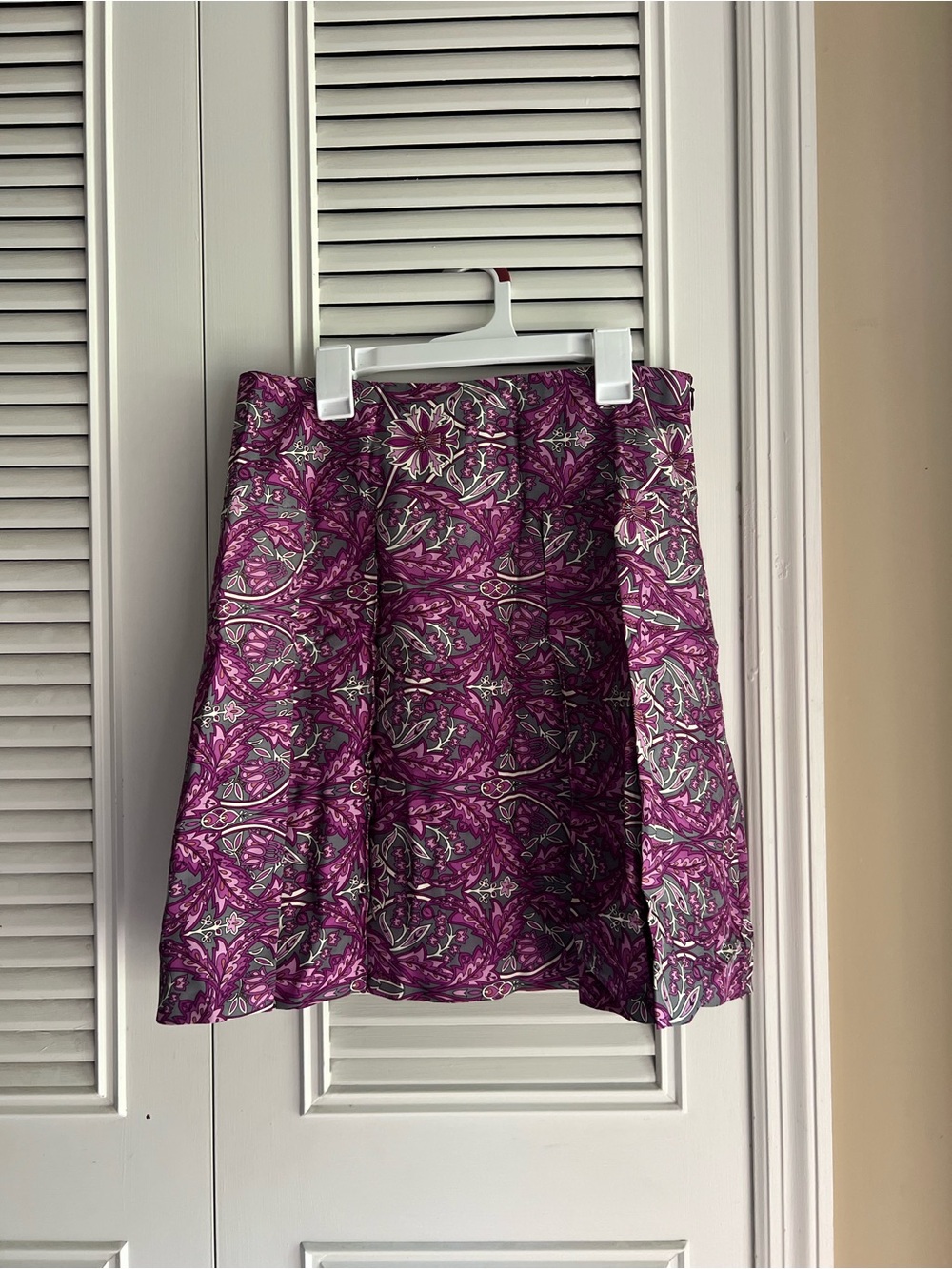 100% Silk Banana Republic Pleated Purple Floral A-Line Skirt